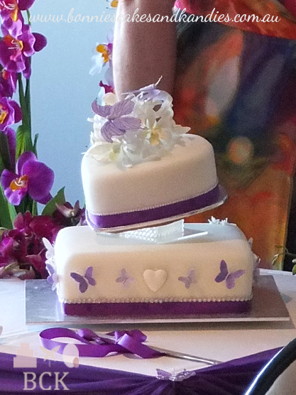 Side view of the wedding cake  |   Bonnie's Cakes & Kandies, Gympie.