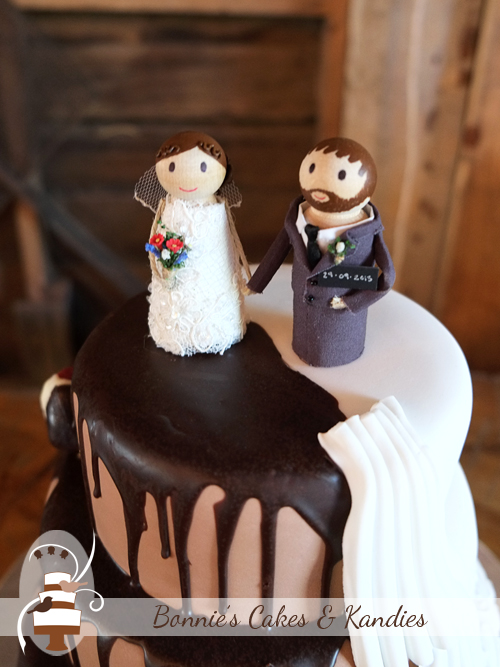 Personalised cake toppers made by the very talented bride  |  Bonnie’s Cakes & Kandies