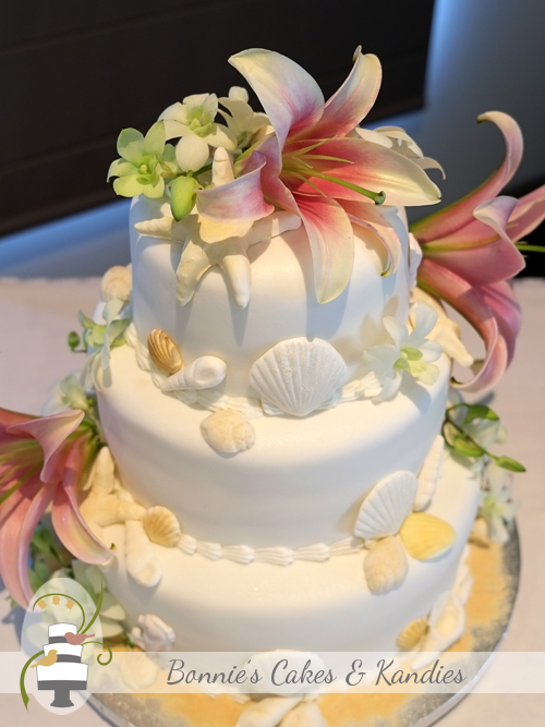 Rainbow Beach wedding cakes