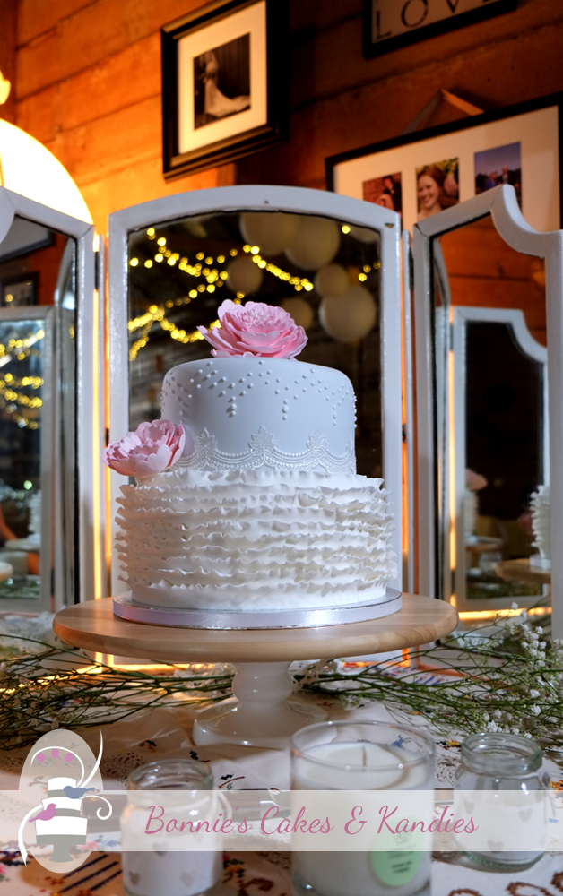 Wedding cake at Kenilworth Homestead by Bonnie's Cakes & Kandies