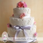 A romantic blend of modern and classic style {Gympie wedding cake}
