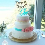 Glittering gold on a perfect summer’s day  {Rainbow Beach wedding cake}