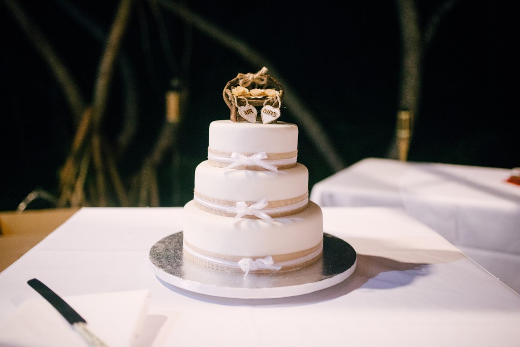 Fraser Island wedding cake