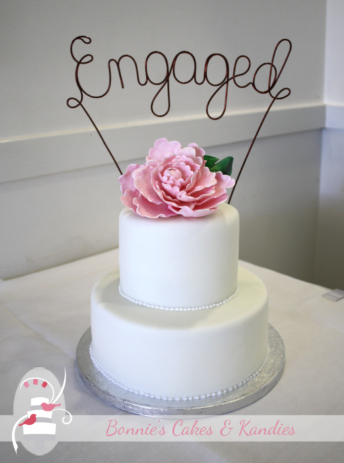 Amy & Duncan's Twin Waters Golf Club engagement cake | Bonnie's Cakes & Kandies